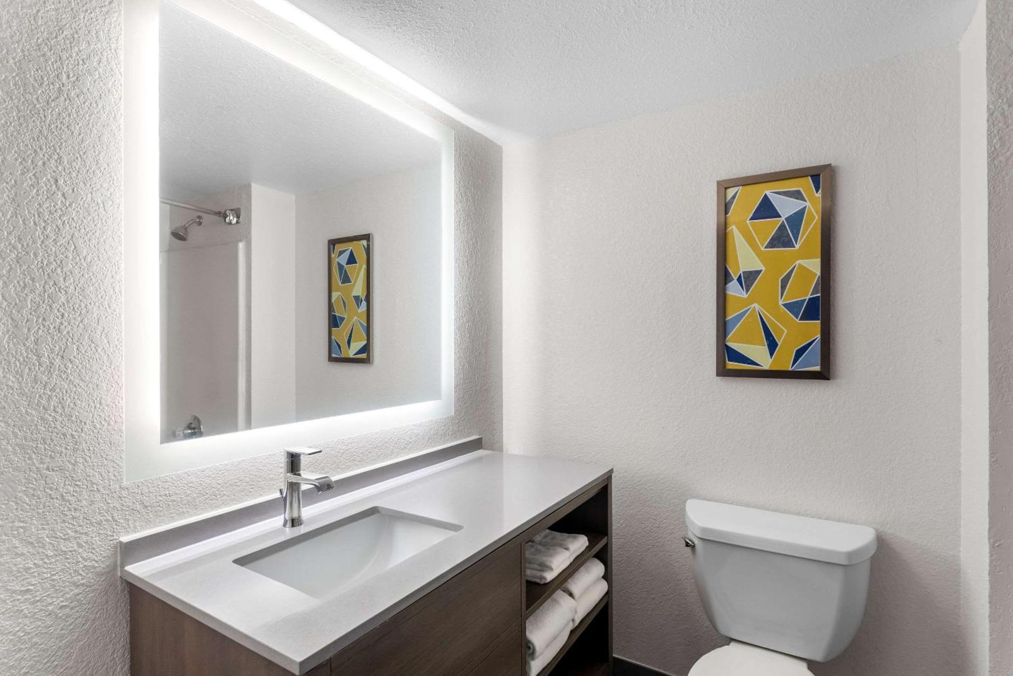 Comfort Suites Austin Airport Ngoại thất bức ảnh