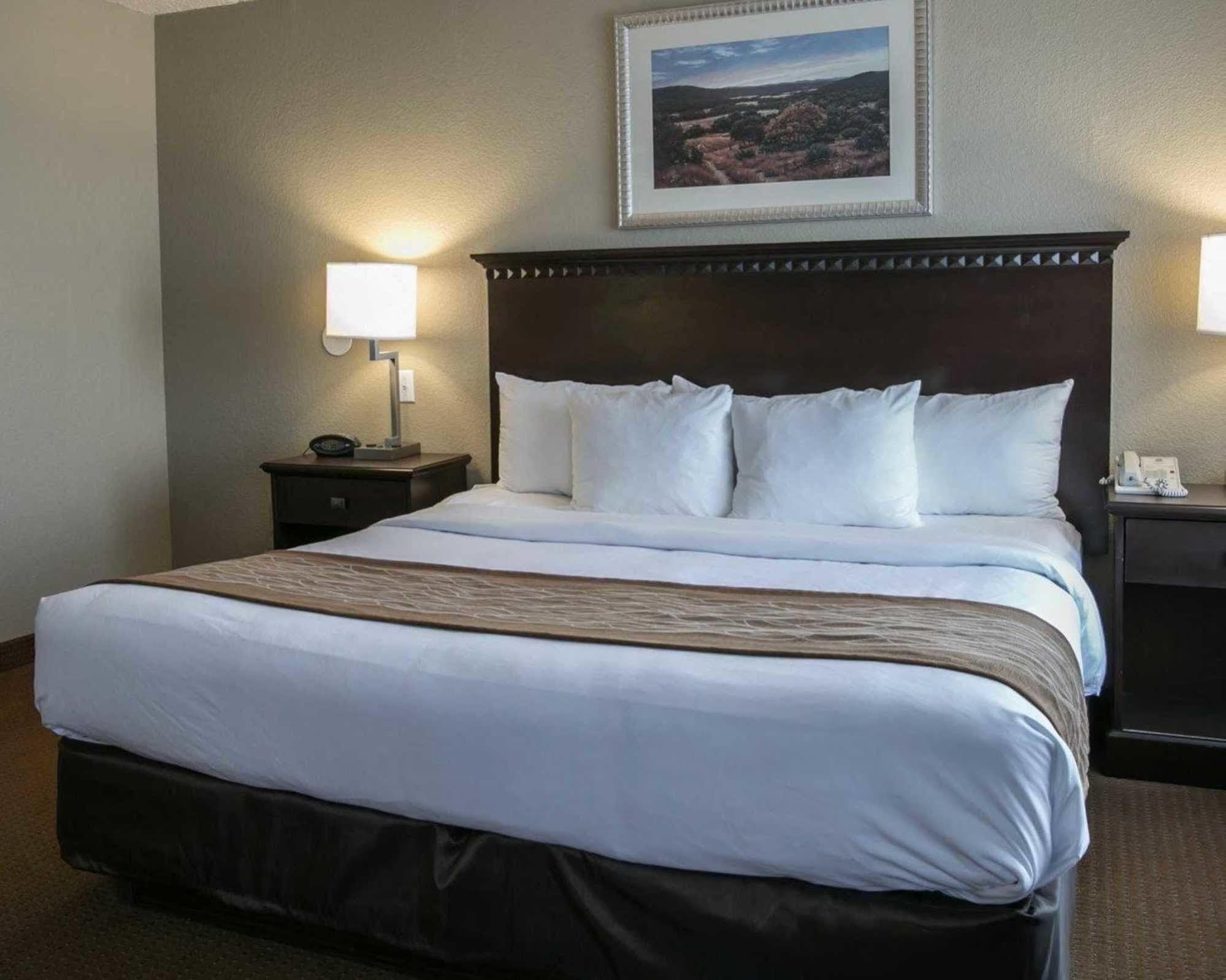 Comfort Suites Austin Airport Ngoại thất bức ảnh