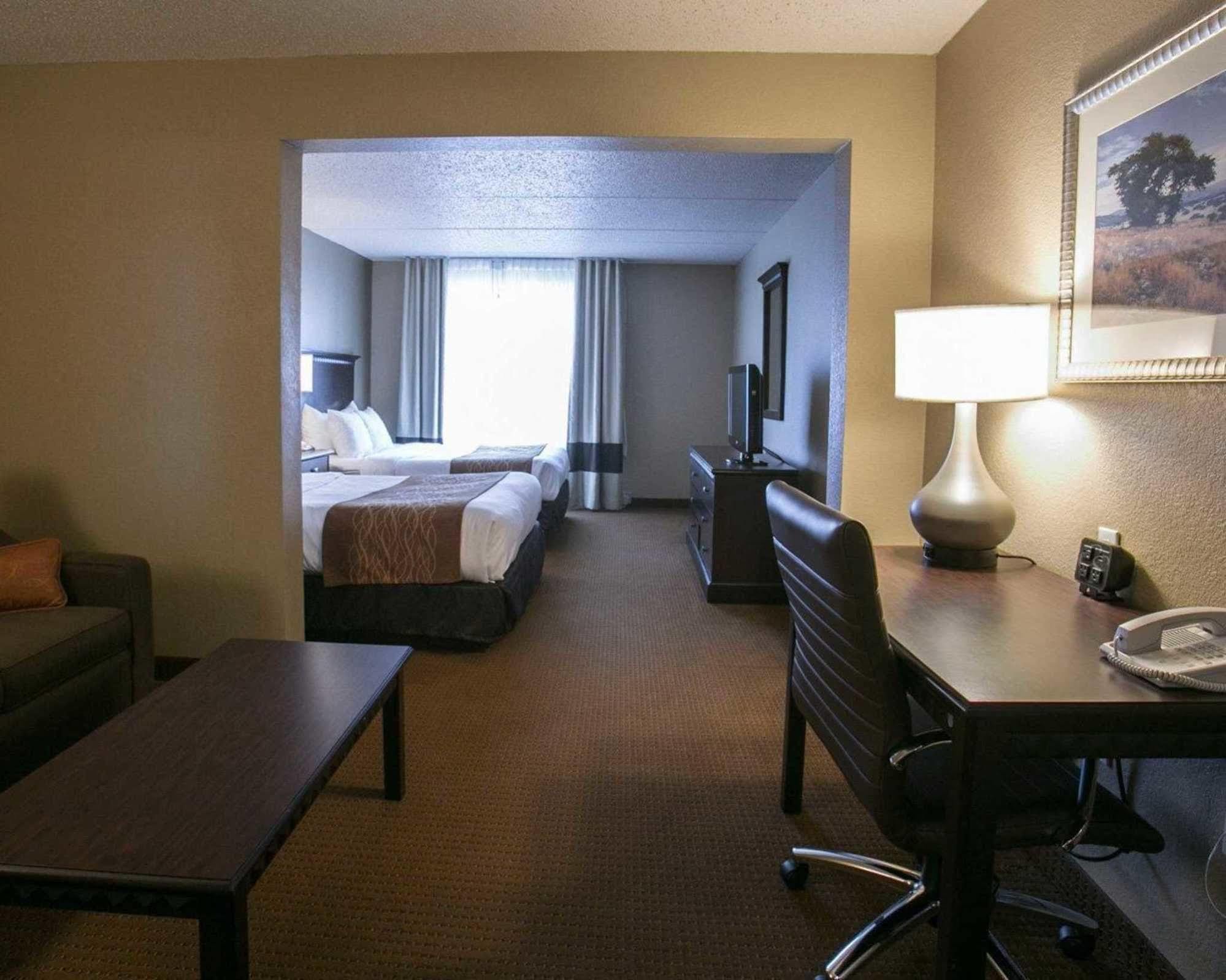 Comfort Suites Austin Airport Ngoại thất bức ảnh